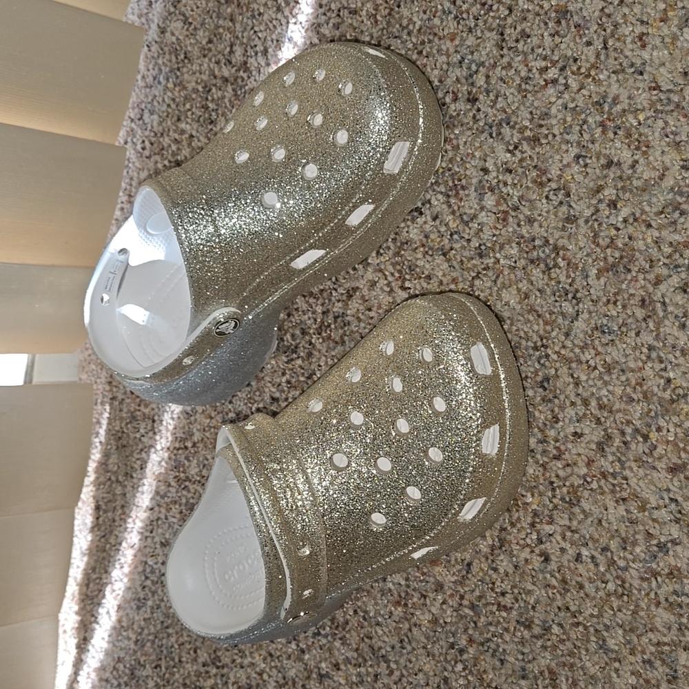 Shimmery silver Crocs size 5 good condition